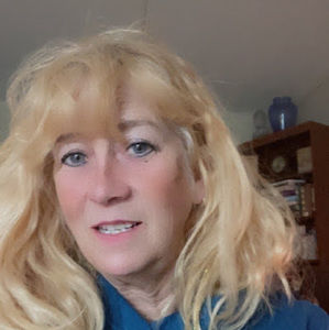 Meet your Posher, Carolyn